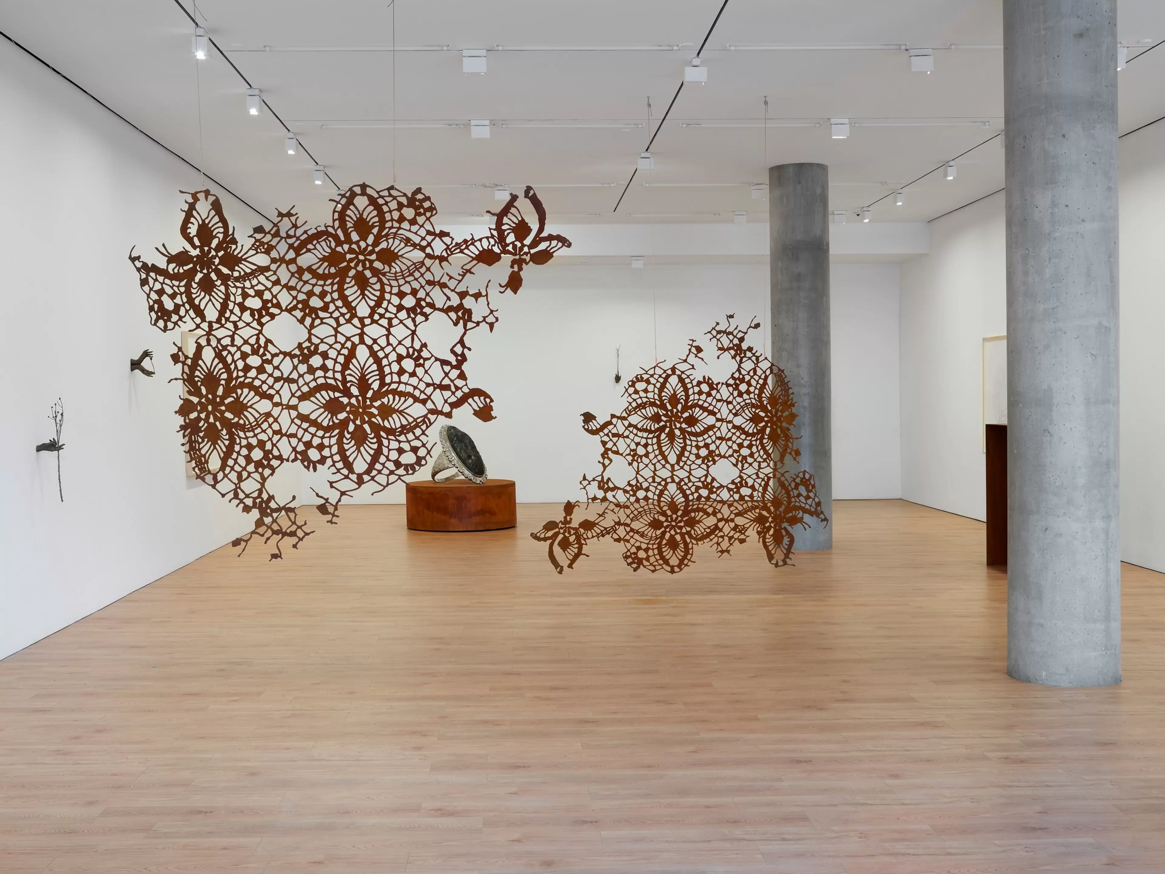 Kelly Akashi: Heirloom